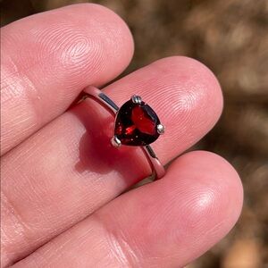 Elegant Natural Garnet Gemstone Ring in 925 Sterling Silver Size 5
